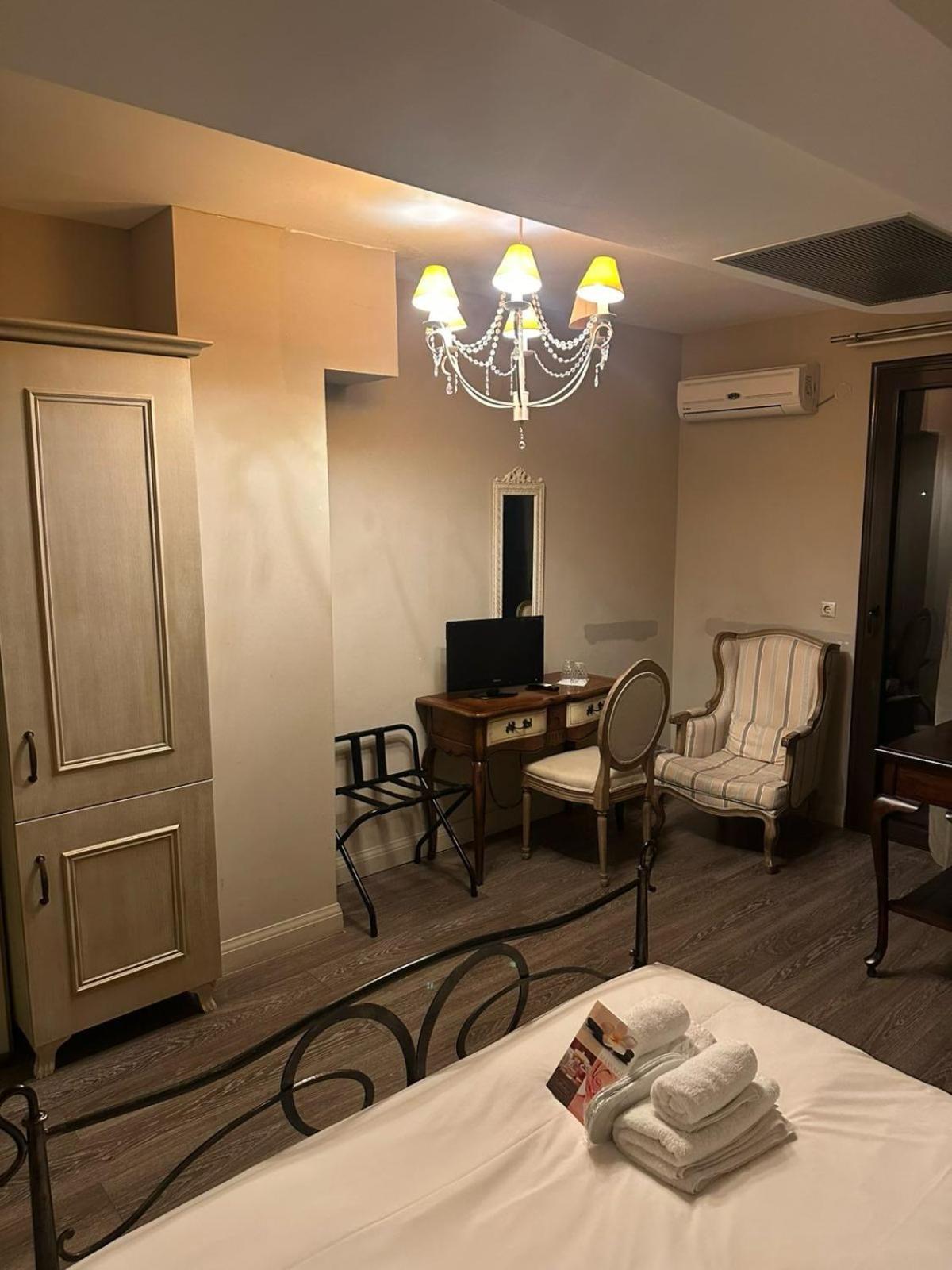 Melies Boutique Hotel Káto Loutrákion Buitenkant foto