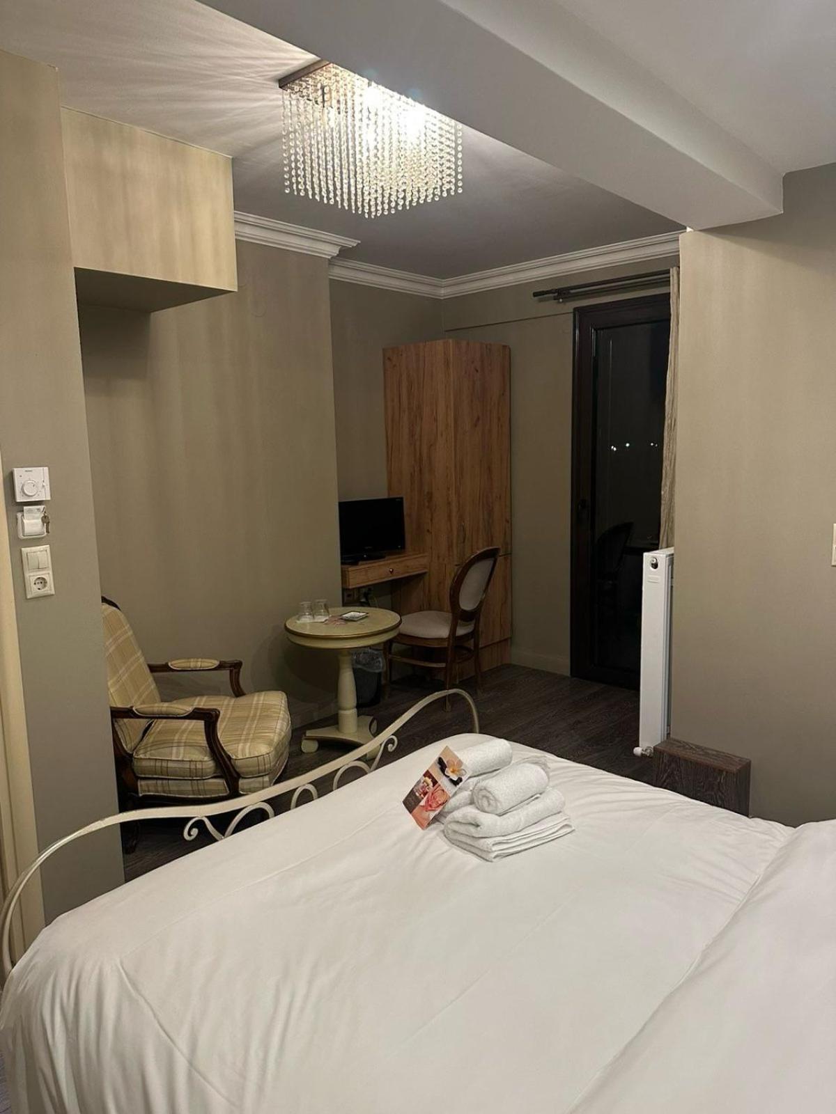 Melies Boutique Hotel Káto Loutrákion Buitenkant foto